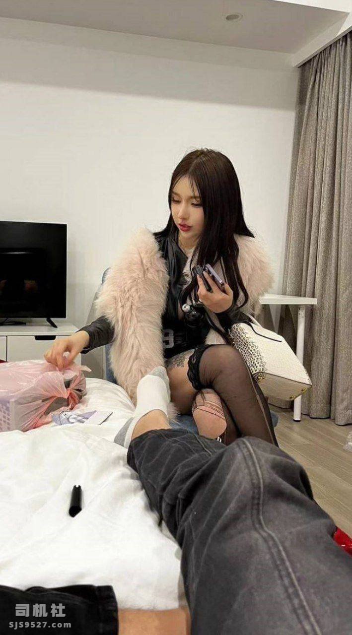 图片[4]-抖音55W粉丝反差婊【DJMILK】4p视频流出（磁力） - 玉喵库 小众精品资源-玉喵库 小众精品资源